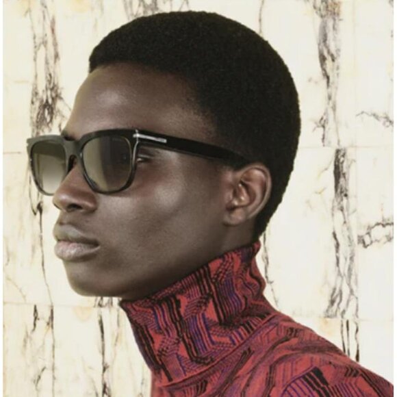 🕶️ New Prada PR04YS 1AB2D0 Sunglasses - Black Frame, Grey Gradient Lenses - Picture 2 of 10